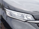 【LEDヘッドライト】省電力で長寿命の明るく運転しやすいLEDヘッドランプです。明るく照らすので暗い夜道からお客様を守ってくれます。