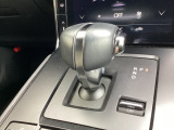 アクセルペダルを踏み込む量や速さに応じて変速パターンを制御し、人馬一体の運転感覚を発揮してくれる6速オートマ!