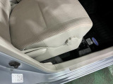 痛みの出やすい運転席シートの角、フロアマット、座面、ともに良好です