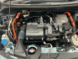 技術が詰まったエンジンルームもご覧の通りピカピカにクリーニング済みです。ハイブリッドなのでお財布にも環境にも優しいです。