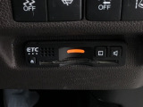 ETC車載器付。ETCが使用可能な道路通行料はキャッシュレスでスマートに走行できます。再セットアップして納車致します。