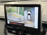 【パノラミックビューモニター】専用のカメラにより、上から見下ろしたような視点で360度クルマの周囲を確認することができます☆死角部分も確認しやすく、狭い場所での切り返しや駐車もスムーズに行えます。
