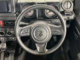 【純正革巻きステアリング】上質な革を使用することで、手にしっかり馴染みとても運転しやすいハンドルです♪