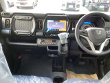 全体を見渡しやすく、広い視界で運転できます。