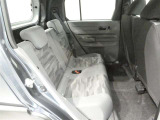 気になる汚れは「まるまるクリン」で解消! 当社の中古車はシートを外して隅々までキレイにクリーニングしてあります(但し、一部 高年式車両等は除きます)