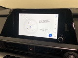 【8インチディスプレイオーディオ】各種オーディオ機能とスマホ連携機能を搭載。コネクティッドナビ対応。車載ナビ機能は搭載されていません。機能の詳細につきましては、展示店舗までお尋ねください。