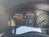 前方車両との衝突防止のサポート機能やアクセルとブレーキを踏み間違えた時のサポート機能など、安全装備が充実してて心強いです!!