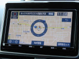 「コネクティッドナビ」でオンラインでリアルタイムに豊富な店舗・施設情報を表示!
