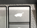【パワーバックドア】スマートキーや運転席のボタンを押すだけでリアゲートが自動で開閉します!荷物を持っている時や、高い位置にあるバックドアを閉める際に便利な機能です♪