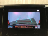 【バックモニター】駐車時に後方がリアルタイム映像で確認できます。大型商業施設や立体駐車場での駐車時や、夜間のバック時に大活躍!運転スキルに関わらず、今や必須となった装備のひとつです!