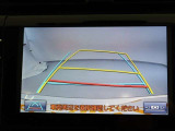 バックガイドモニターで、後方を確認しながら安心して駐車することができます。運転初心者も熟練者も必須の機能ですよ!