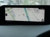 マツダコネクトの8.8インチワイドセンターディスプレイです。『Android Auto』『Apple CarPlay』や独自のコネクテッドサービスに対応したインターフェイスシステムです。