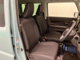 【フロントシート】さまざまな体格の方が快適に運転ができるよう配慮したシートになっております。