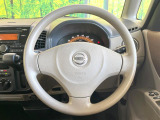 インテリアに合わせたデザインのステアリングは、運転される方のことも考え、運転しやすい形状、大きさです。是非一度、実際に触ってお確かめください。