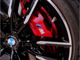 【BMWミラー】視認性の高いスタイリッシュなミラー。自動防眩機能も付いており夜間のドライビングをサポートします。