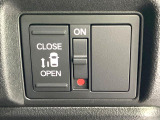 【パワースライドドア】スマートキーや運転席のスイッチでスライドドアの開閉が可能♪電動だから力を入れてドアを開ける必要が無く、小さいお子様でも、重い荷物を持っている時もラクに開け閉めできます♪