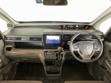【前方視界】開放的な前方視界!運転がしやすく疲れにくいです♪窓が大きく、見通しがとっても良いおクルマですよ♪