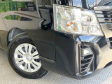 【LEDヘッドライト】悪天候や夜間走行時も良好な視界を確保し安心して運転できる高輝度LEDヘッドライトを装備!点灯速度が早く、消費電力も抑えられています。