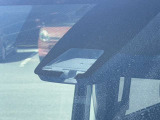 【トヨタセーフティセンス】走行中に前方の車両等を認識し、衝突しそうな時は警報とブレーキで衝突回避と被害軽減をアシスト。より安全にドライブをお楽しみいただけます。