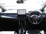 【運転席・インパネまわり】ハンドル・シート・フロアーなど隅々までプロによるクリーニング済み☆彡キレイな車内でドライブが一層快適にお楽しみいただけます!!