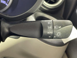 【オートライト(AUTO)】外の明るさをシステムが感知して、自動でヘッドライトが点灯します!ヘッドライトをつけ忘れを防ぐ便利機能です。
