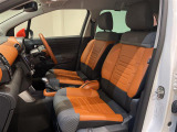 ◆LIBERALAは、輸入車選びの新たなスタイルを提案するインポート・セレクト・ブランドです。オーナー様となる方がクルマから直接感じる感性を第一にした、最良の一台との出会いをコーディネートいたします。