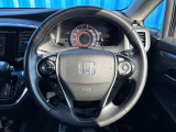 【ステアリングスイッチ】運転中、前方から目線をそらすことなく、オーディオ等の操作が可能な便利機能!安心&快適なドライブを演出してくれます♪
