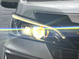 【LEDヘッドライト】悪天候や夜間走行時も良好な視界を確保し安心して運転できる高輝度LEDヘッドライトを装備!点灯速度が早く、消費電力も抑えられています。
