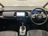 操作性に優れた運転席となります!小物入れや各ボタンの配置にこだわり、使いやすいです!座り心地もよく視認性も良好なのでロングドライブもお任せ下さい!