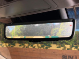 【デジタルインナーミラー】後席の大きな荷物や同乗者で後方が確認しづらい時でも安心!カメラが撮影した車両後方の映像をルームミラー内に表示。クリアな視界で状況の確認が可能です!