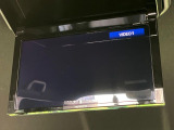【フリップダウンモニター】大画面モニターで後席でもエンタメをお楽しみいただけます。小さなお子様にも大人気の装備です♪