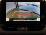 バックガイドモニターで、後方を確認しながら安心して駐車することができます。運転初心者も熟練者も必須の機能ですよ!