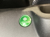 ECON モードをON にするとアクセルペダルの動きに対するエンジンの反応とエアコンの制御を切り換えることで、燃費のいい運転をするドライバーがペダルを踏んだ時と同じようにエンジンを制御します。