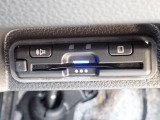 ■【ETC車載器】が装備されています。セットアップをしてお渡しとなり、ETCカードを差し込むだけで高速道路の利用が可能です。