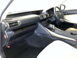 すっきりとしたデザインの内装は、さすがトヨタ車の上品さを感じます。