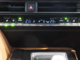 左右独立温度コントロールフルオートエアコンです。運転席、助手席それぞれで独立して温度設定ができます。冷え性の方が乗っても安心ですね♪