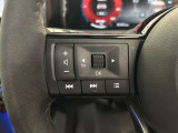 ■ステアリングスイッチ■ハンドル手元でオーディオの操作が簡単に出来ます。運転中でもナビまで手を伸ばさずに操作が出来て安心です。