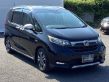 狭い駐車場でも、スライドドアならチャイルドシートへのお子さまの乗降や荷物の積載もスムーズ。
