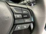 アクセルから足を離しても設定したスピードを保ち走行し、高速道路での疲労軽減に役立つクルーズコントロール付きです!