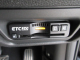 ETC付。高速道路の料金所はキャッシュレスで通過です。サービスエリア等にあるスマートインターの出入りも利用可能でとっても便利。ご納車後すぐにお使い頂けるようセットアップしてのお渡しとなります。