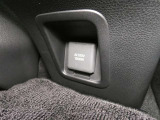 災害時にも安心。家庭用電化製品が使用できるAC100V、1500Wのコンセント付きです。
