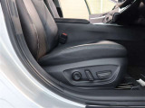 パワーシート搭載。微妙な調整が手軽にでき、ピッタリなポジションで運転することが可能です。