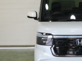 LEDヘッドライトは、点灯の瞬間から光量を発揮し、突然暗くなるトンネルなどでの安定感を高めます。