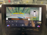 【パノラミックビューモニター】専用のカメラにより、上から見下ろしたような視点で360度クルマの周囲を確認することができます☆死角部分も確認しやすく、狭い場所での切り返しや駐車もスムーズに行えます。