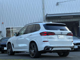BMW Premium Selection保証では、ご購入後2年間に渡り走行距離無制限で、エンジン・ブレーキ・ミッション等のメイン部分に関しまして、万が一修理・整備が必要になりました際に部品・工賃無料にて対応いたします。