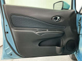 ドア内張りも使用感少なくキレイな状態です。