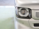 LEDヘッドライトは、点灯の瞬間から光量を発揮し、突然暗くなるトンネルなどでの安定感を高めます。