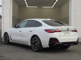 BMW認定中古車は、ドイツ本社と同様の教育・訓練を受けたBMW専門のメカニックが100項目以上のポイントを徹底的にチェックし、整備したうえでご納車させていただきます。