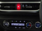 車内を快適に、オートエアコンを装備しています。