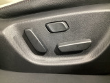 パワーシートを装備!体格や好みに応じたポジションをスムーズに調整できます。
